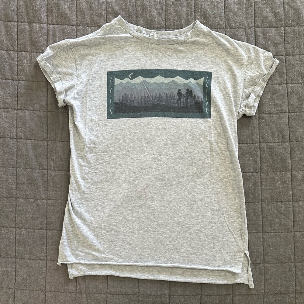 Zyia Ash Hiking Split T